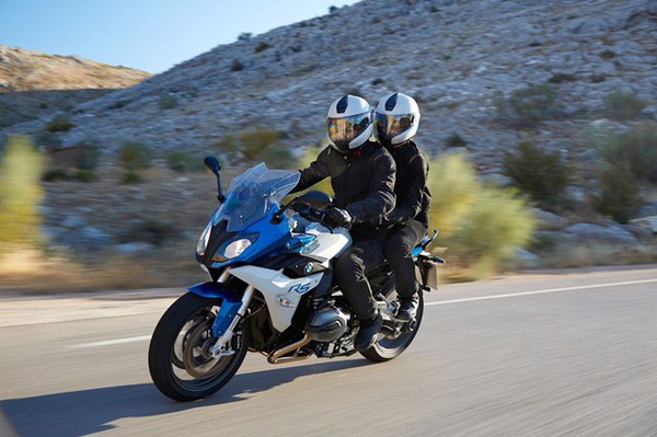 BMW R1200RS 2015: Xe đường trường thể thao mang dáng siêu môtô 2