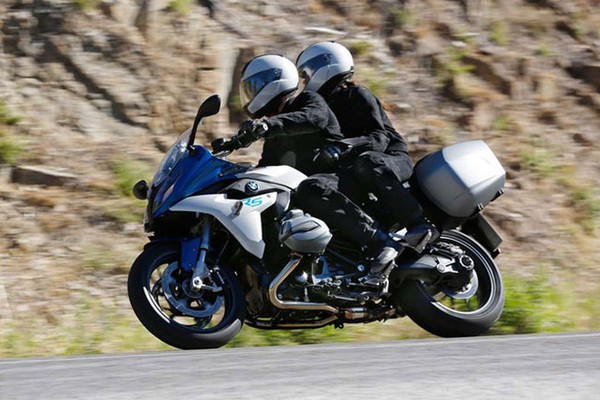 BMW R1200RS 2015: Xe đường trường thể thao mang dáng siêu môtô 3