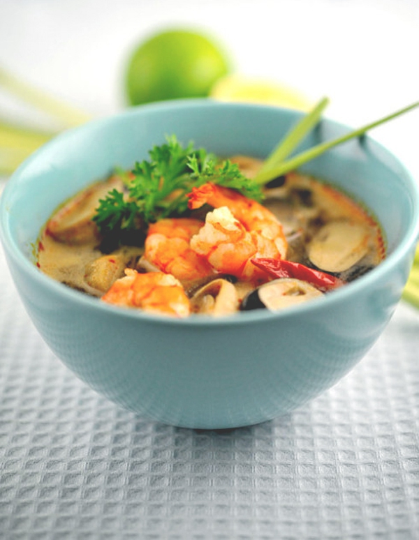 Canh nấm Tom Yum chua cay ấm bụng 9