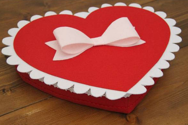 Chuẩn bị hộp đựng quà thật xinh cho ngày Valentine trắng 10