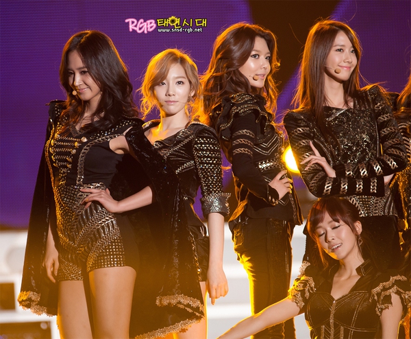 Zoom in màn "lột xác" ngoạn mục của 3 girlgroup hàng đầu Kpop 30