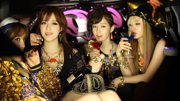 Zoom in màn "lột xác" ngoạn mục của 3 girlgroup hàng đầu Kpop 14