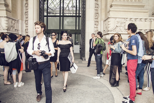 Lý Nhã Kỳ gặp NTK Karl Lagerfeld và Châu Tấn tại Paris 11