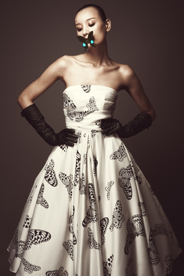 Ngọc Trinh "tiếp thị" mẫu váy in giống hệt thiết kế mới của Đỗ Mạnh Cường 8