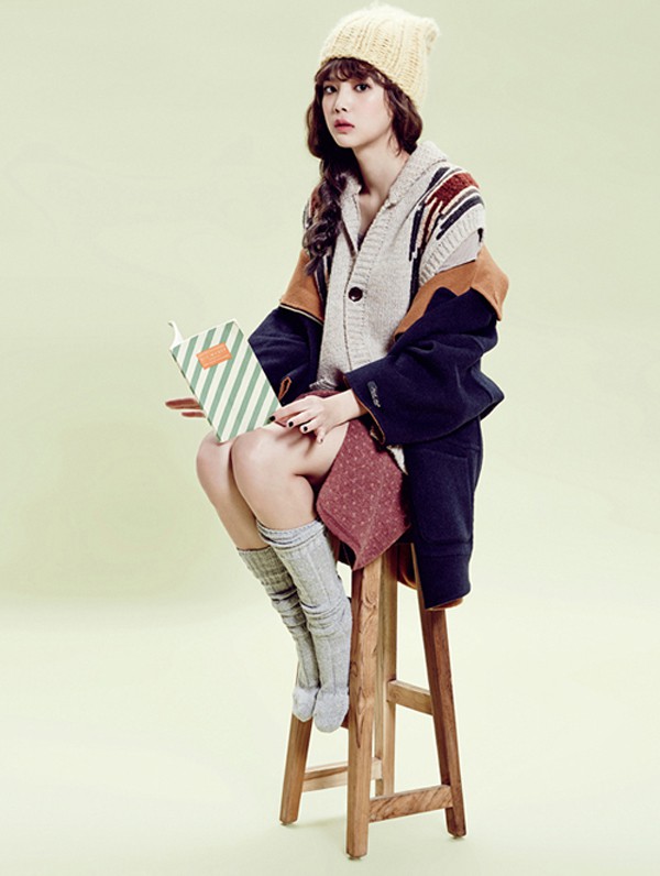 Idol xứ H&agrave;n b&agrave;y c&ocirc;ng thức mix đồ thu với loạt lookbook mới 6