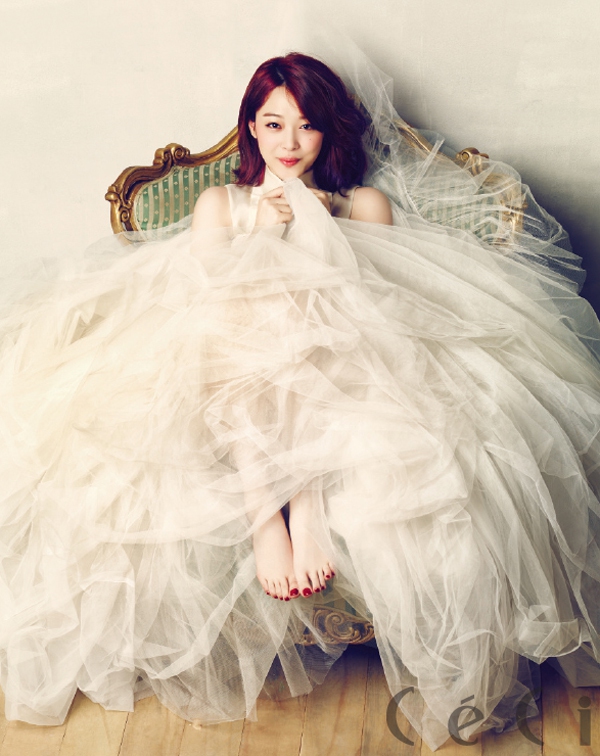 Idol xứ H&agrave;n b&agrave;y c&ocirc;ng thức mix đồ thu với loạt lookbook mới 31