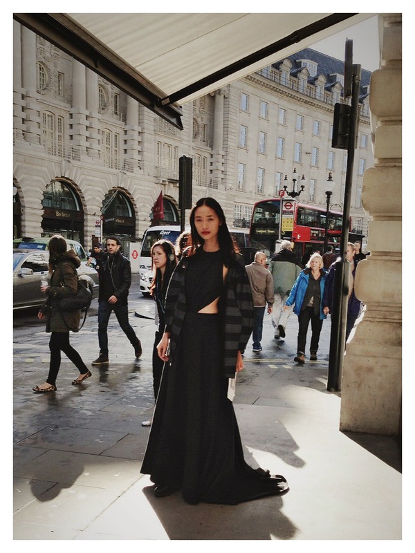 Huyền Trang dự show thời trang London với street style siêu chất 7