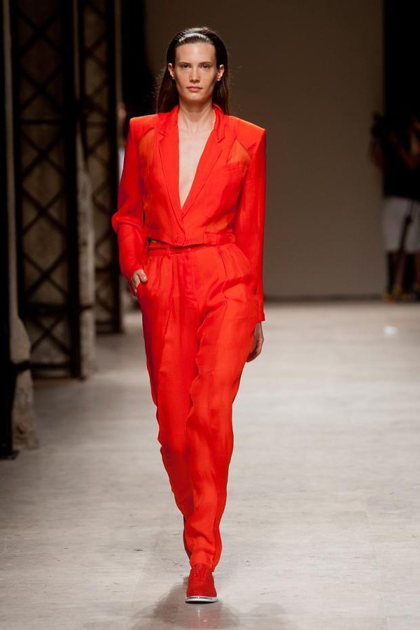 2 NTK danh tiếng gốc Việt tr&igrave;nh l&agrave;ng BST mới tại Paris Fashion Week 8