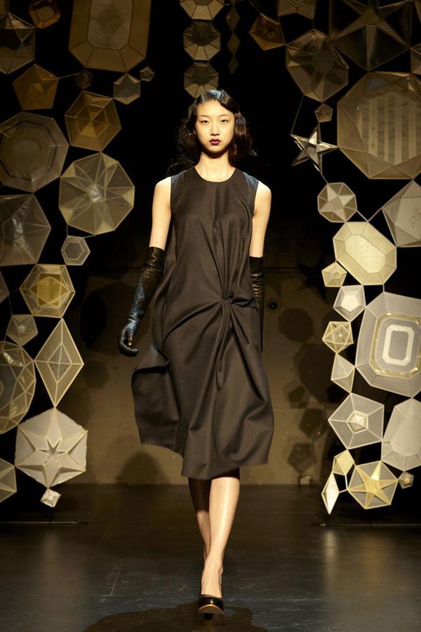 Tuyết Lan bất ngờ xuất hiện tại New York Fashion Week 8