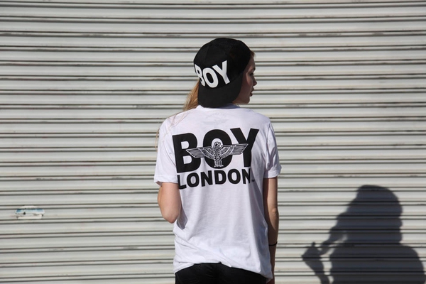 Boy Snapback - Chiếc mũ "mê hoặc" Hà Hồ, Ngọc Trinh & Angela Phương Trinh 2