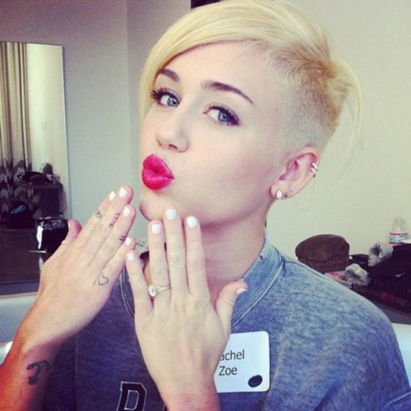Học tập style make up và thời trang "nổi loạn" ngày hè của Miley Cyrus 4