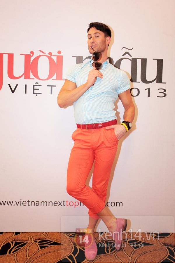 Adam "mi" cả Thanh Hằng lẫn Nam Trung trước mặt th&iacute; sinh VNTM miền Bắc 6