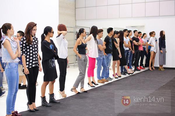 Đột nhập buổi tổng duyệt trước thềm Elle Fashion Show 2014 1