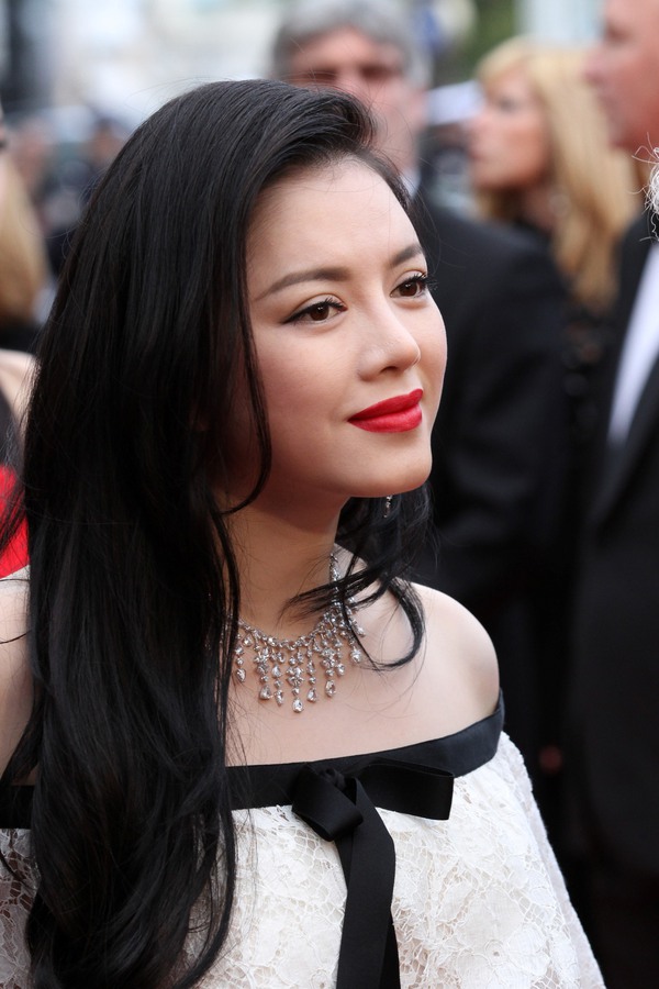 Cận cảnh trang phục của sao Việt trên thảm đỏ Cannes 2013 2