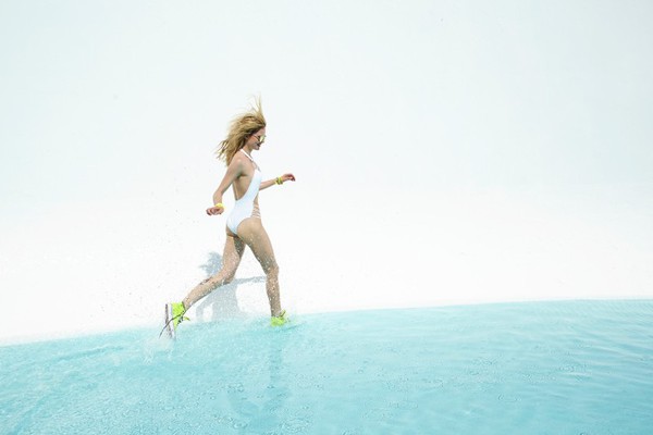 "Bỏng mắt" giữa ngày hè với loạt lookbook bikini siêu hot 20