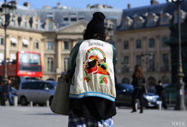 Mê mẩn với vẻ đẹp bay bổng từ street style tại Paris 67