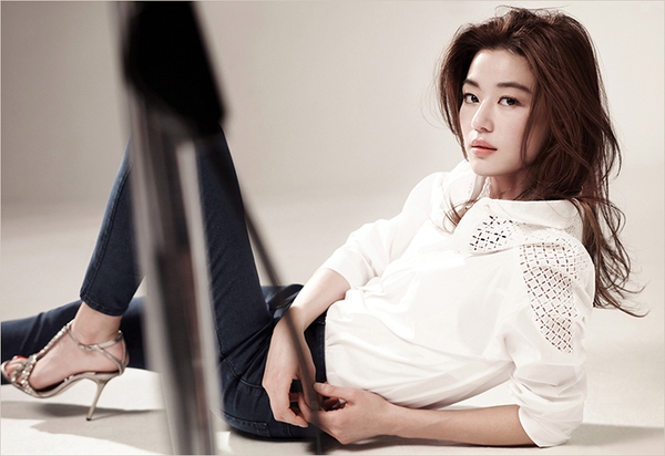 Park Shin Hye & Jeon Ji Hyun "đọ" style ngày xuân trên tạp chí 11