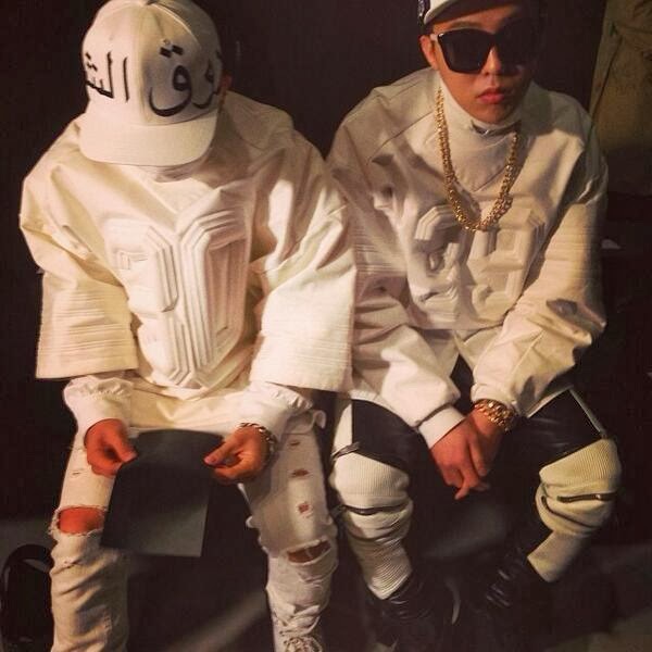G-Dragon và Taeyang trở thành tâm điểm tại Paris Fashion Week 7