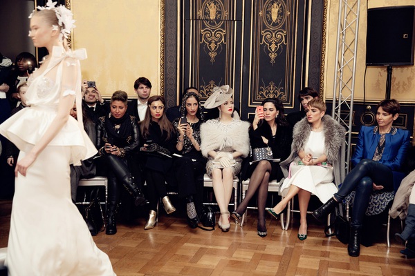 Lý Nhã Kỳ "nghiện" diện style quý tộc tại Paris Fashion Week 8