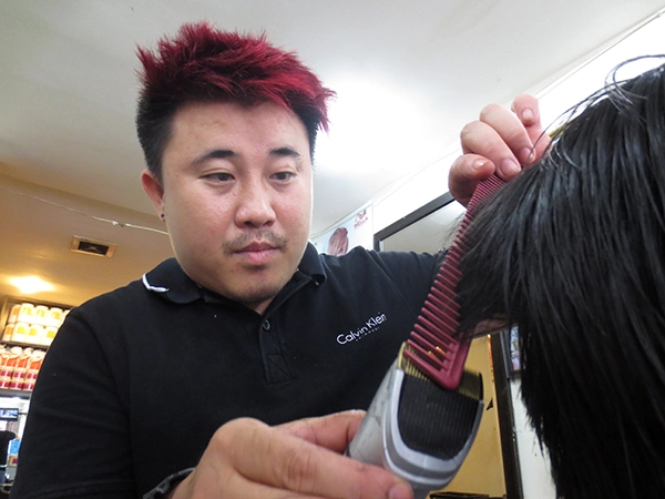 Chàng trai 8X dạy nghề và cắt tóc miễn phí cho người nghèo ở Sài Gòn 5
