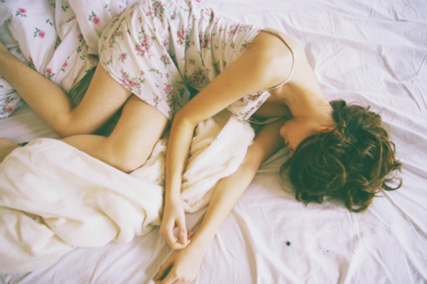 Giải đ&aacute;p về hiện tượng n&oacute;i mơ, h&eacute;t to&aacute;ng khi ngủ  1