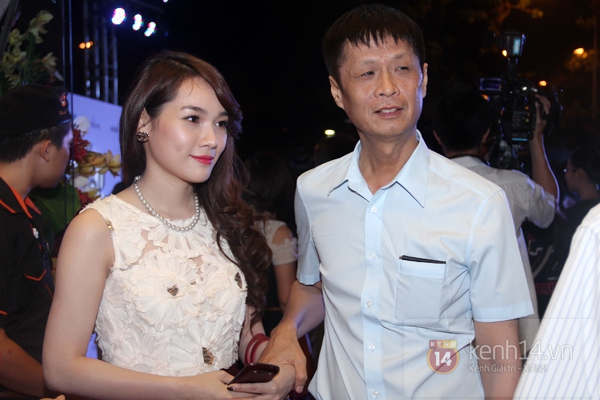 D&agrave;n "kỹ nữ" khoe sắc tr&ecirc;n thềm họp b&aacute;o "Mỹ nh&acirc;n kế" 26