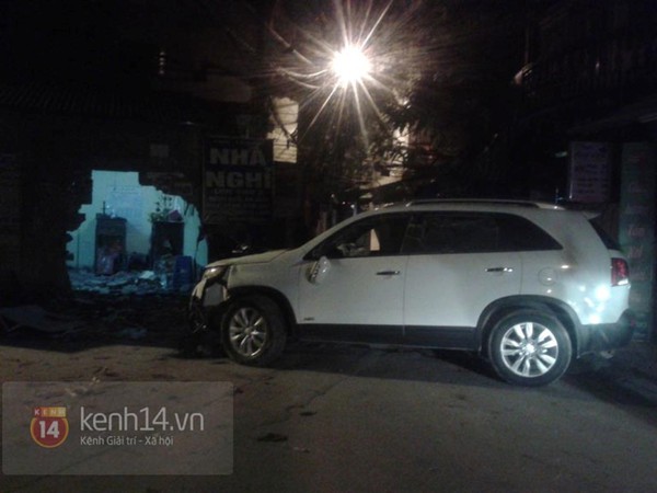 H&agrave; Nội: &Ocirc; t&ocirc; mất l&aacute;i đ&acirc;m thủng tường nh&agrave; văn h&oacute;a trong đ&ecirc;m 1