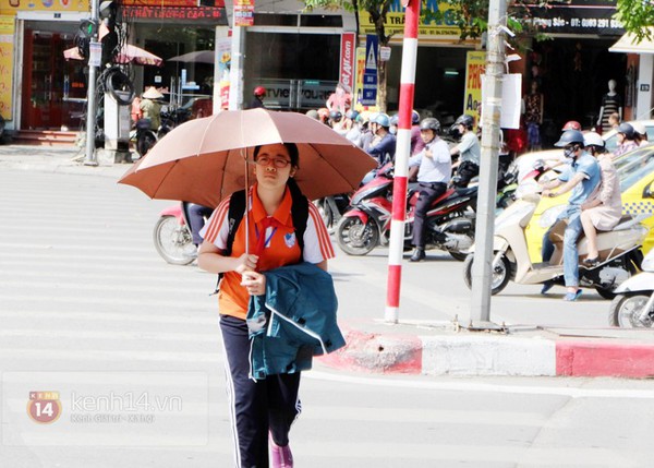 M&ugrave;a đ&ocirc;ng, người H&agrave; Nội vẫn phải k&ecirc;u trời v&igrave; nắng gắt 9