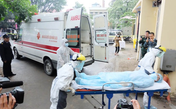 Cận cảnh thử nghiệm quy trình tiếp nhận bệnh nhân Ebola ở Việt Nam 3