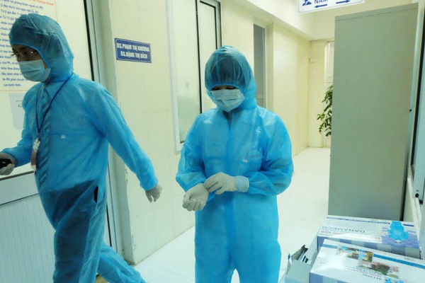 Cận cảnh thử nghiệm quy trình tiếp nhận bệnh nhân Ebola ở Việt Nam 7