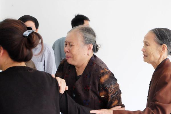 Nỗi đau tột c&ugrave;ng của vợ nạn nh&acirc;n tử vong tại dự &aacute;n đường sắt tr&ecirc;n cao 3