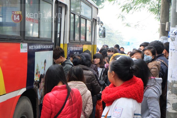 Nữ sinh Hà Nội nói gì về việc thí điểm tuyến xe buýt riêng cho phụ nữ? 2