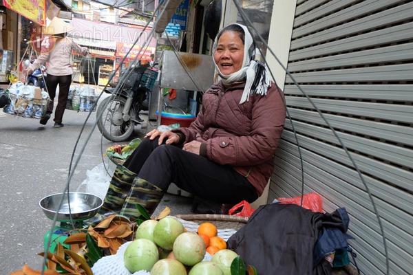 Câu chuyện về bà cụ bán chanh trong đêm lạnh Hà Nội khiến nhiều người xót xa 6