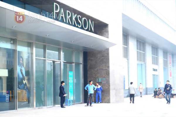 Nhiều gian hàng thiệt hại tiền tỷ sau khi Parkson Keangnam thông báo đóng cửa 2