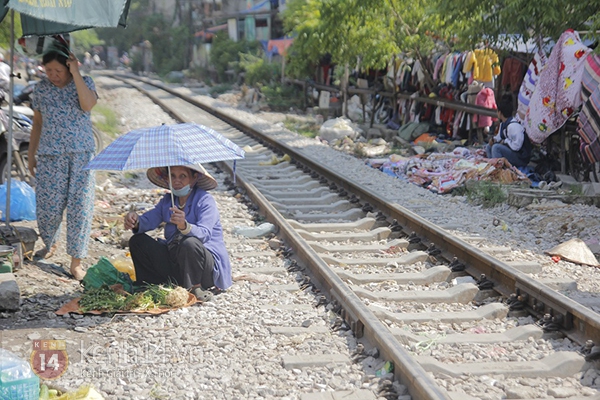 Giật mình với khu chợ trêu ngươi tử thần ở Hà Nội 11