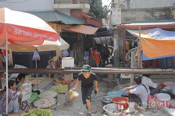 Giật mình với khu chợ trêu ngươi tử thần ở Hà Nội 8