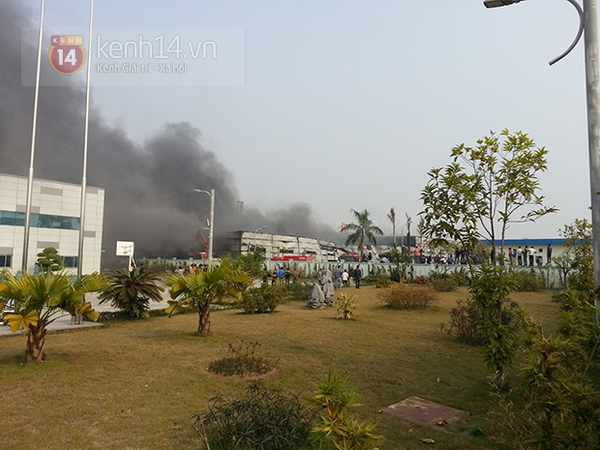 Cháy lớn tại Khu công nghiệp Yên Phong - Bắc Ninh 4