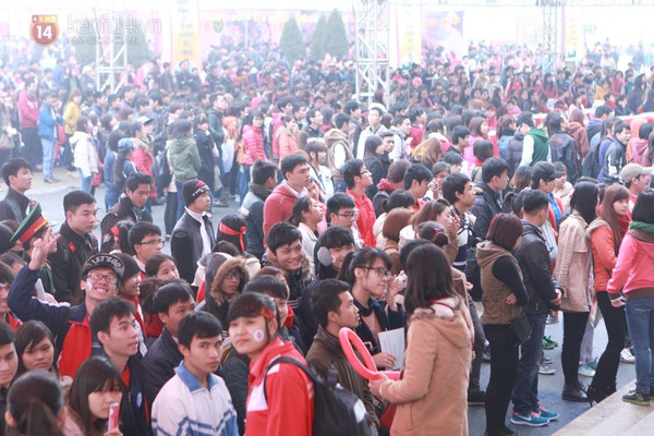 Hàng nghìn bạn trẻ Hà Nội tham gia lễ hội hiến máu lớn nhất trong năm 2