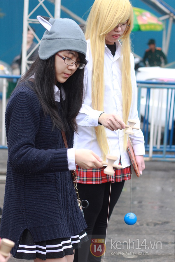 Nam thanh, nữ tú Hà thành đội mưa tham dự lễ hội hoa anh đào 2014 22