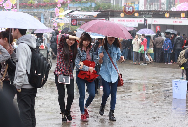 Nam thanh, nữ tú Hà thành đội mưa tham dự lễ hội hoa anh đào 2014 31