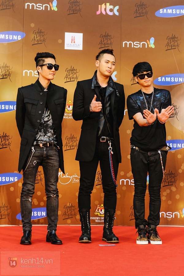 Ph&aacute;i đẹp "tung ho&agrave;nh" thảm đỏ "Grammy H&agrave;n" ng&agrave;y thứ hai 9