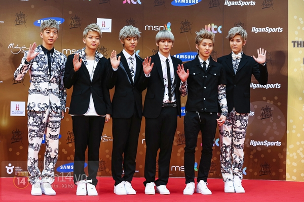 Ph&aacute;i đẹp "tung ho&agrave;nh" thảm đỏ "Grammy H&agrave;n" ng&agrave;y thứ hai 11