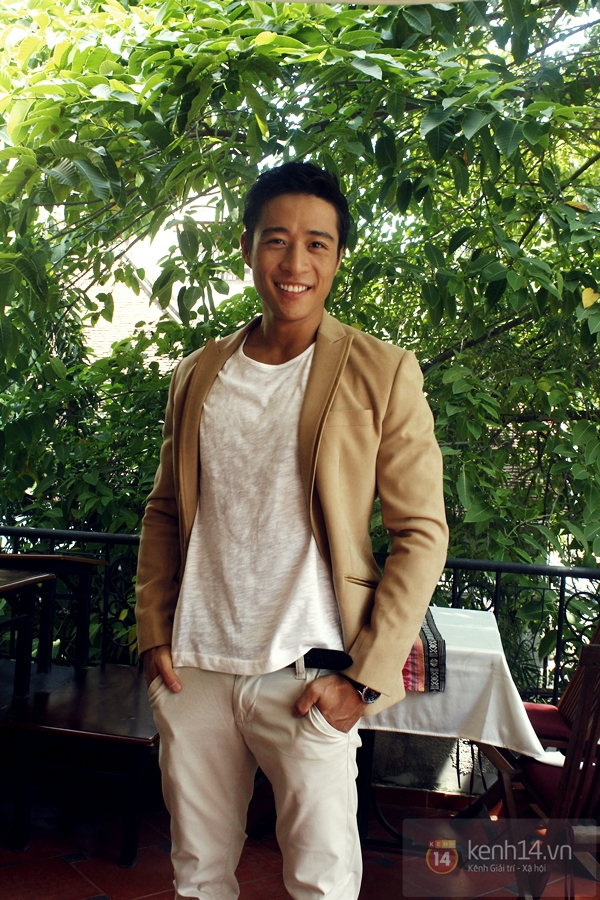 "Bạn g&aacute;i của Johnny Tr&iacute; Nguyễn" t&igrave;nh tứ với hot boy 4