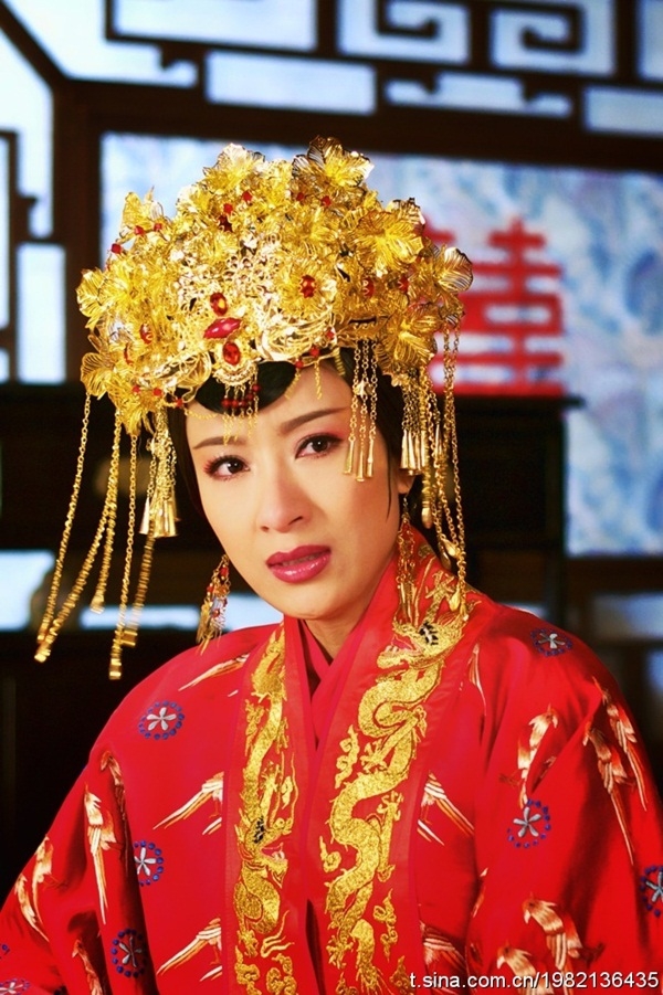 Dương Di - Ng&ocirc; Tr&aacute;c Hy đến Việt Nam giao lưu với kh&aacute;n giả 3