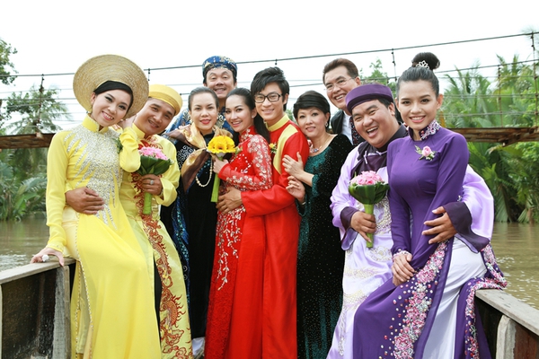 "Vợ chồng" Hoài Linh - Việt Hương "đối đầu" mùa phim Tết 10 "Vợ chồng" Hoài Linh - Việt Hương "đối đầu" mùa phim Tết 10