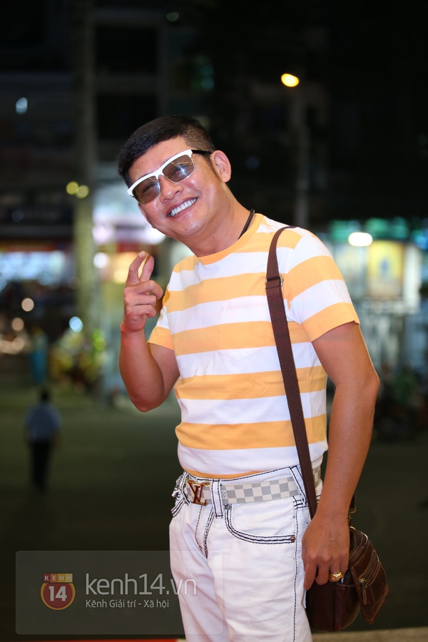 Trấn Th&agrave;nh giữ khư khư bạn g&aacute;i xinh đẹp giữa họp b&aacute;o 7