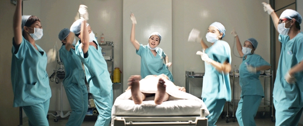 Dàn "cô dâu ế" cùng ra sức cầu hôn Mr. Hoàn Hảo 5 Dàn "cô dâu ế" cùng ra sức cầu hôn Mr. Hoàn Hảo 5