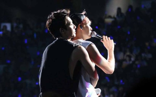 Những khoảnh khắc "cực tình củm" của cặp Donghae - Eunhyuk 16