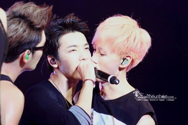 Những khoảnh khắc "cực tình củm" của cặp Donghae - Eunhyuk 18