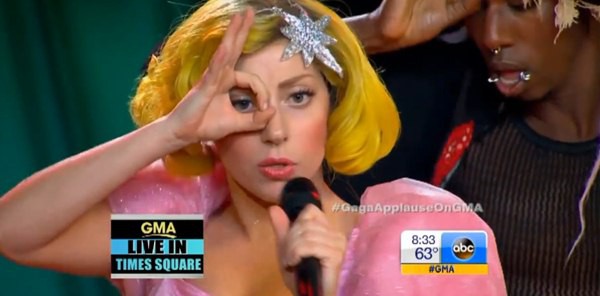Lady Gaga "hồi teen", thay đồ chóng mặt trên sân khấu 4